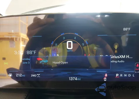 2025 Chevrolet Equinox Awd Lt z USA, uszkodzony, nr VIN 3GNAXPEG8SL296137